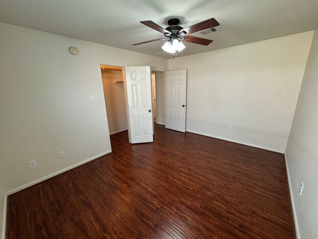 Building Photo - 9907 Rushing Springs Dr