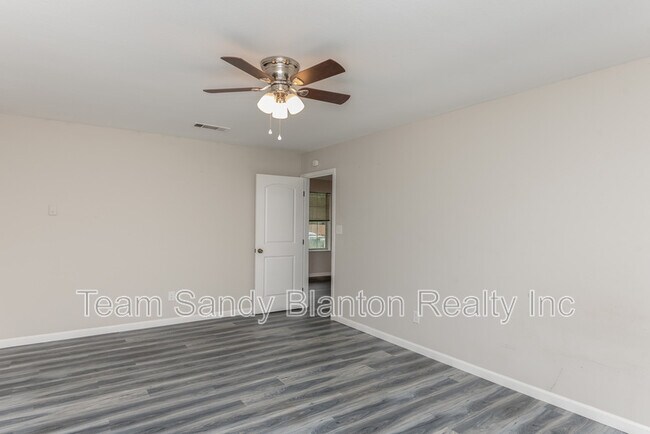 Building Photo - 2217 N 61st Ave