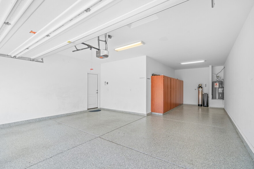 Building Photo - 906 E Del Rio St