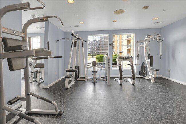 Building Photo - 3225 Turtle Creek Blvd Blvd