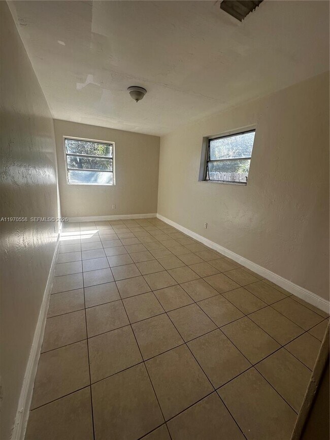 Building Photo - 237 NW 55th St