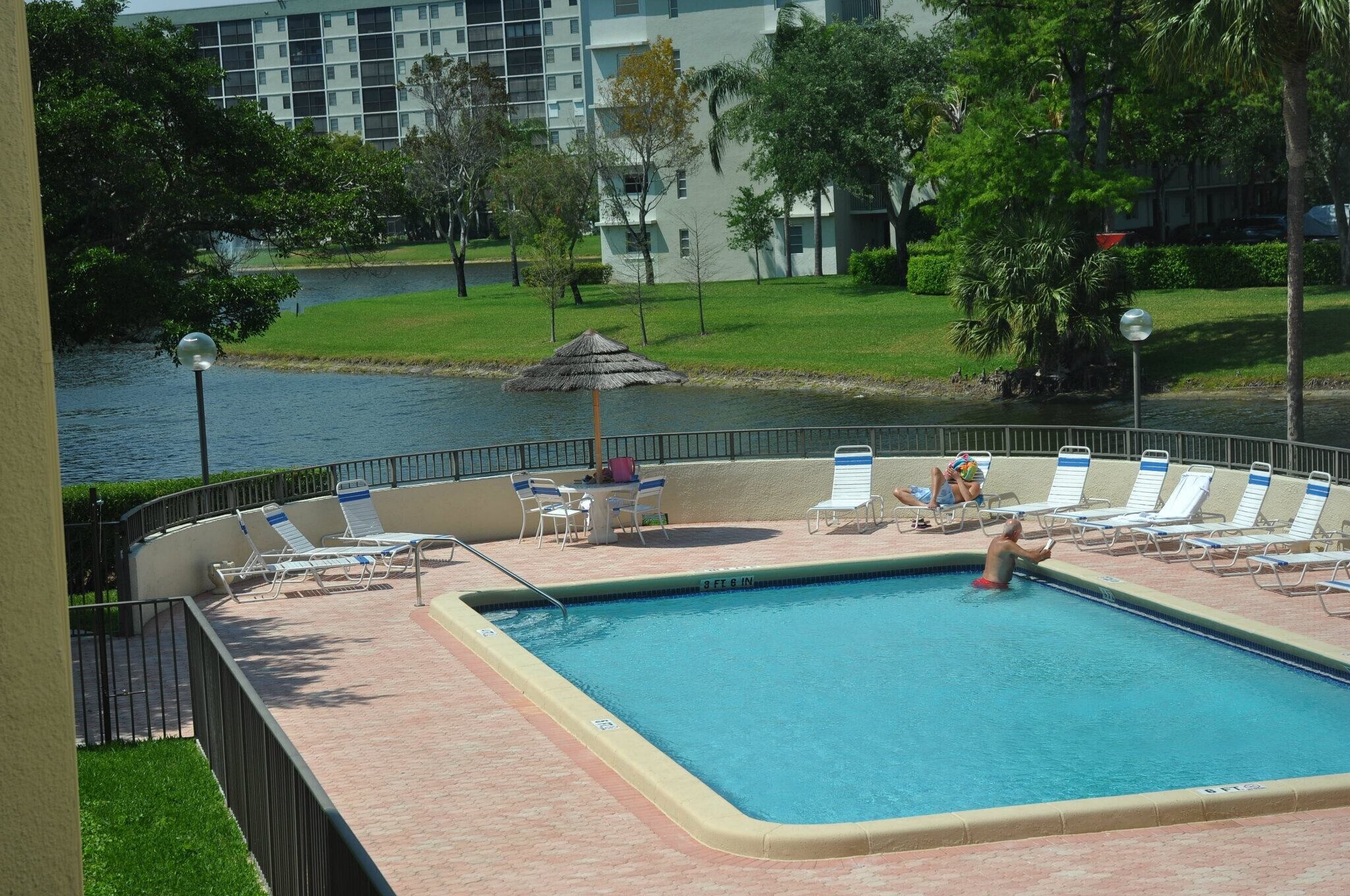 Building Photo - 2306 S Cypress Bend Dr