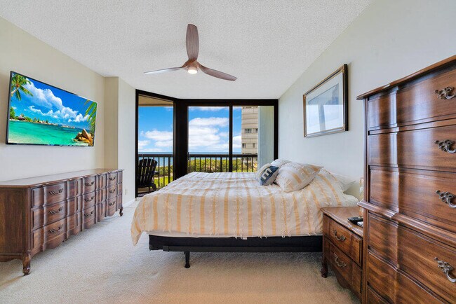 Building Photo - 9550 S Ocean Dr