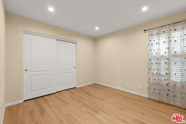 Building Photo - 5666 Silver Valley Ave