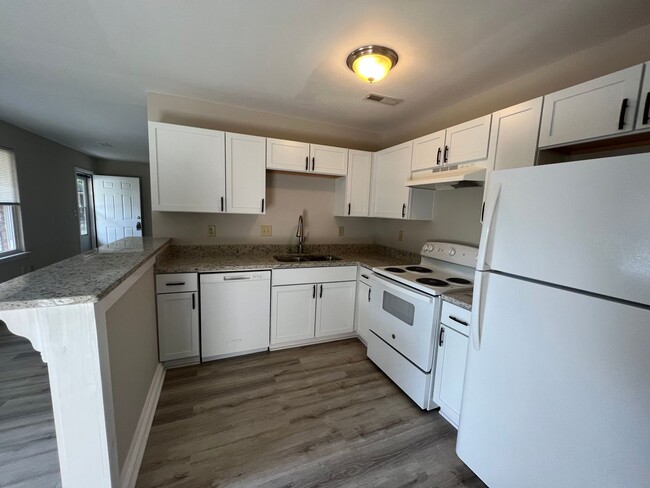 Building Photo - Great 2Br 1Ba Dorchester II School District