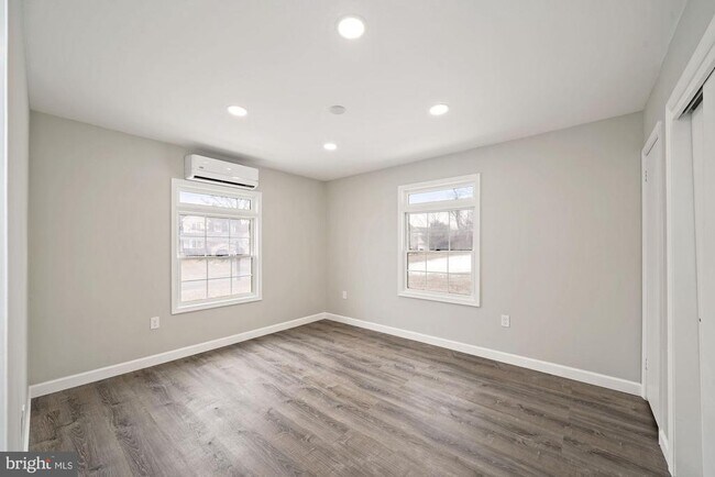 Building Photo - 22929 Frederick Rd