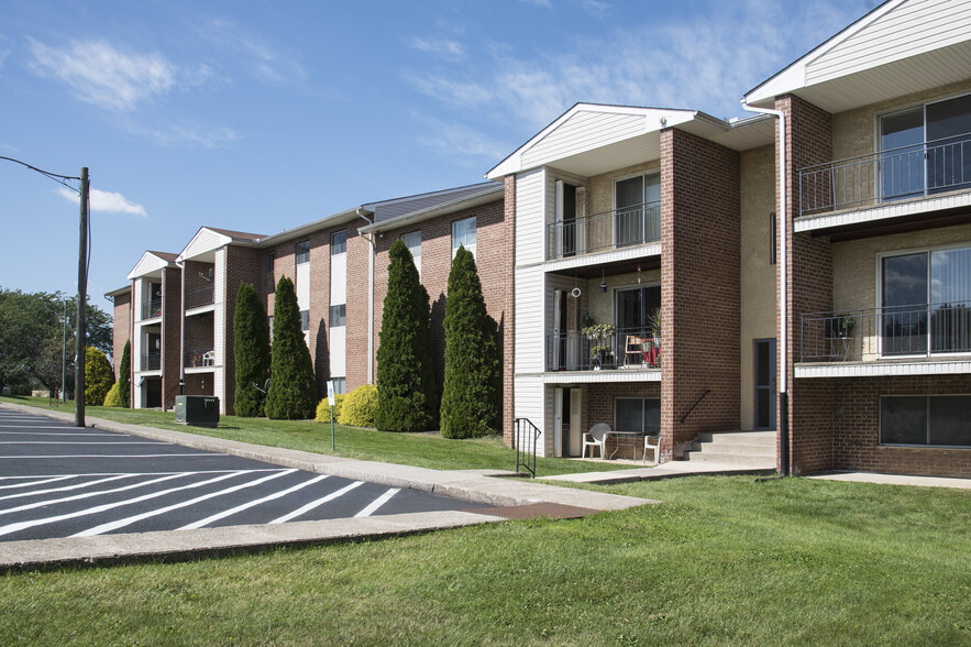 Building Photo - Orchard Hills