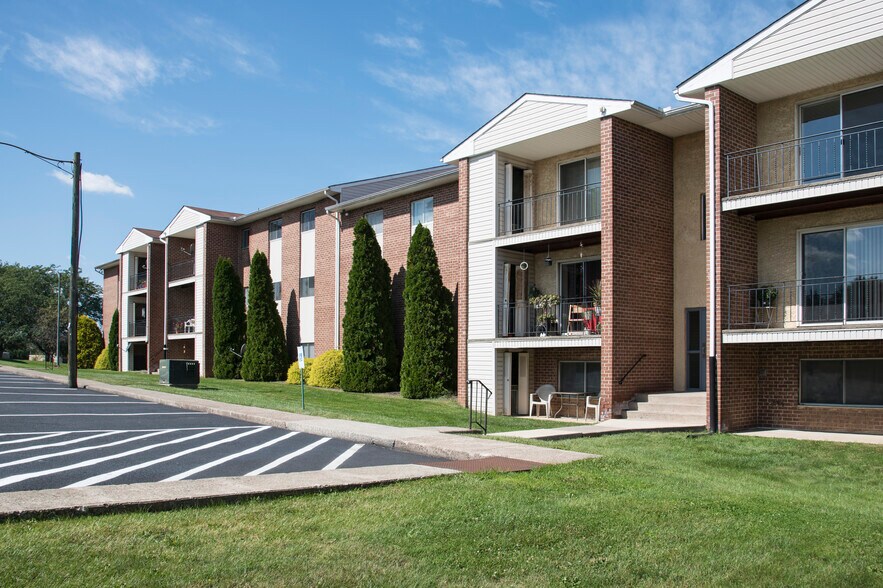 Orchard Hills 1239 Washington St Whitehall PA 18052 Apartment Finder