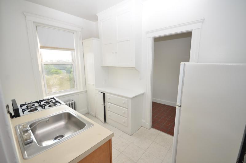 Primary Photo - 28 Chiswick Rd