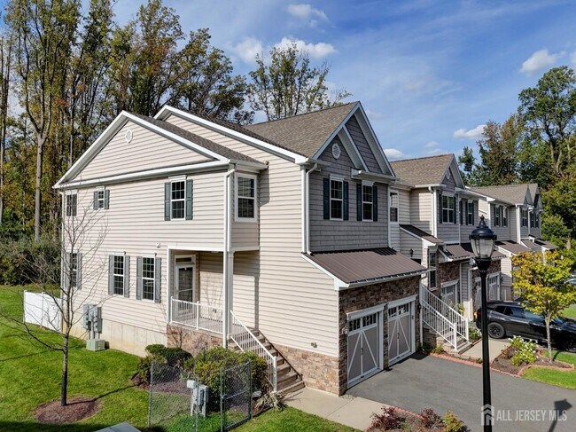 Building Photo - 101 Pearce Ln