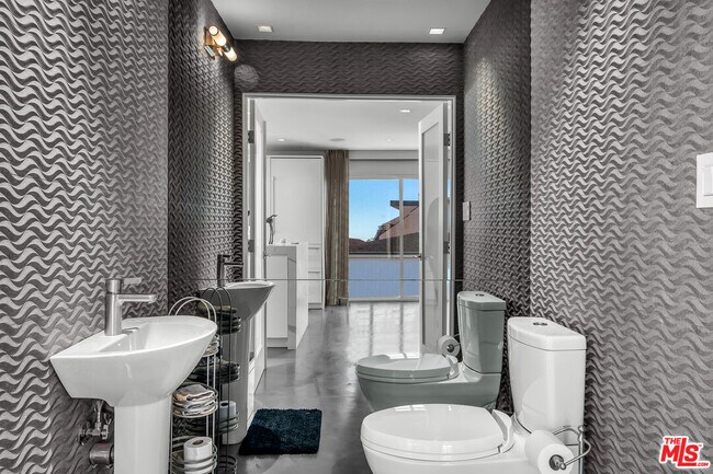 Building Photo - 1 Driftwood St