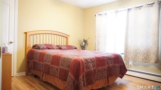 Building Photo - 256 Brewster Rd