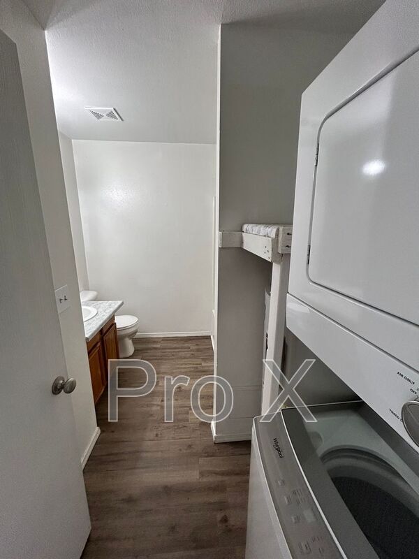 Building Photo - 1414 S Powell St