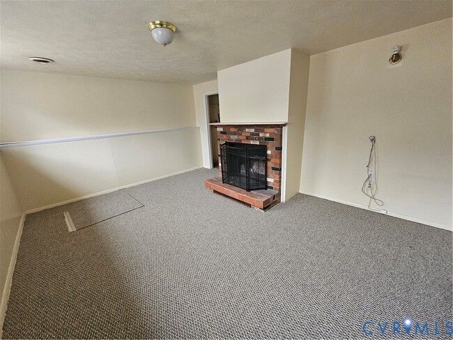 Building Photo - 1800 Mountain Pine Blvd