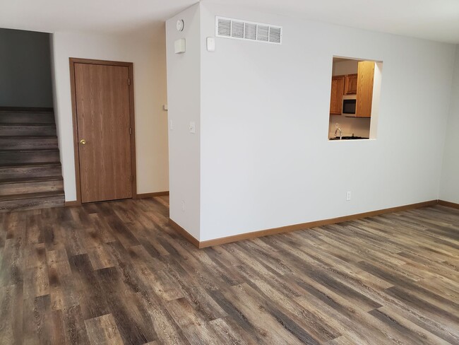 Building Photo - Beautiful home near Lake Sherwood. Washbur...