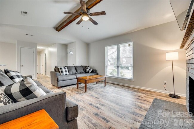 Building Photo - 10932 Copperfield Dr