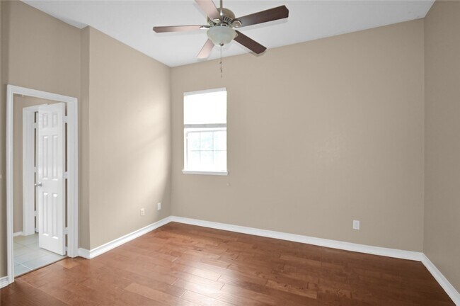 Building Photo - 2704 Oakland Hills Dr