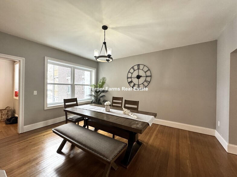 Building Photo - 179 Babcock St