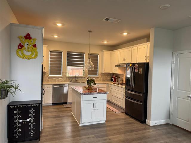 Building Photo - 207 Midnight Trl