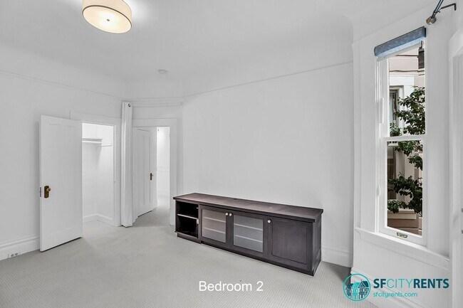 Building Photo - Sun-filled Presidio Heights Residence w/ Private Deck, Hot Tub & Garage Parking