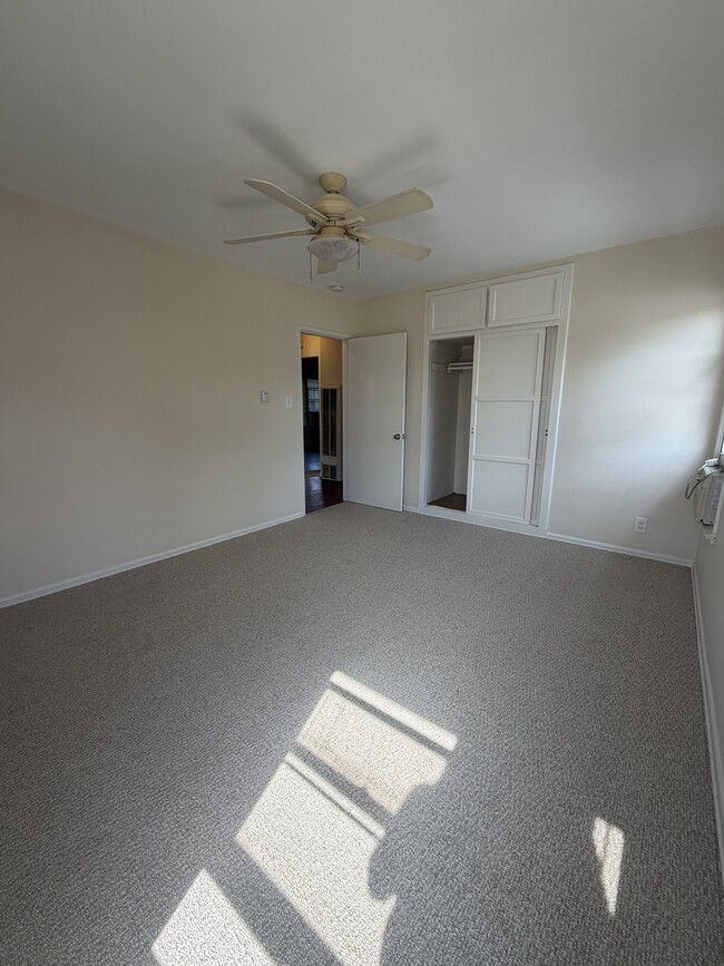 Building Photo - 4222 Russell Ave