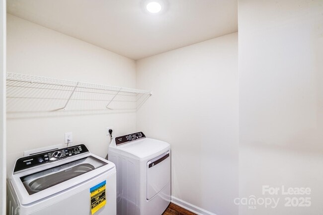 Building Photo - 2019 Sadler Wds Ln