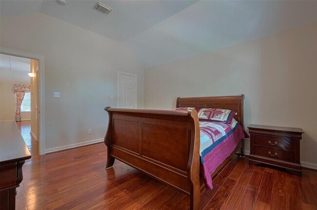 Building Photo - 4707 Gladesdale Park Ln