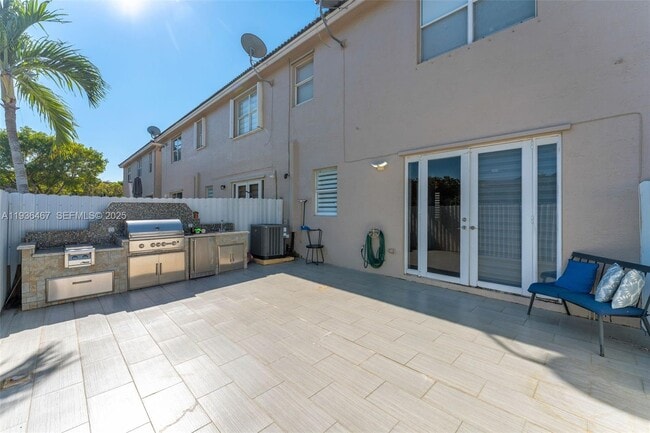 Building Photo - 851 SW 154th Path