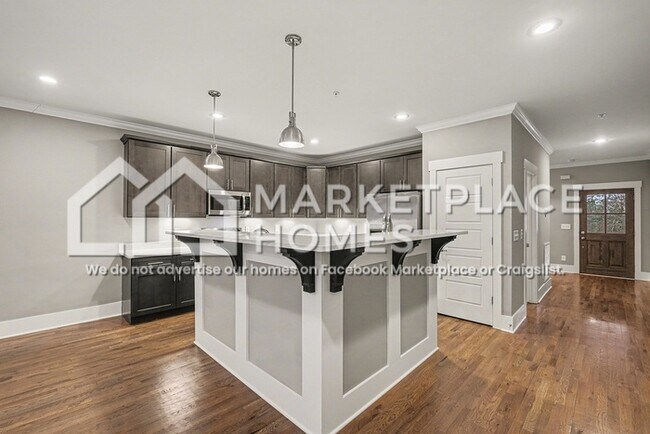 Building Photo - 122 Valley View St