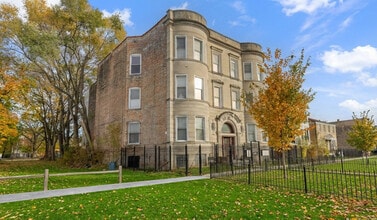 Building Photo - 5343 S Indiana Ave