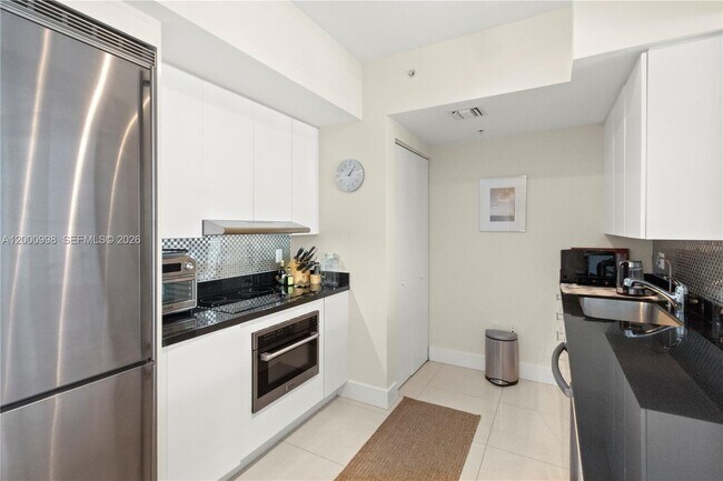 Building Photo - 92 SW 3rd St