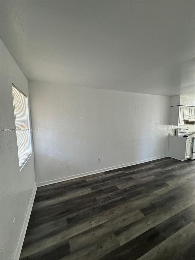 Building Photo - 3221 NW 48th St