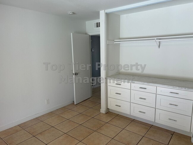 Building Photo - ***Charming 2 bed / 1 bath House in Oceans...