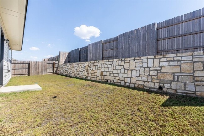 Building Photo - 373 Jade St