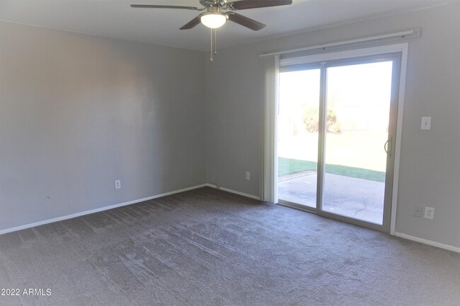 Building Photo - 2209 Golf Links Rd
