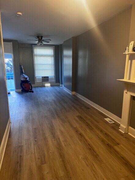 Building Photo - 140 S Loudon Ave