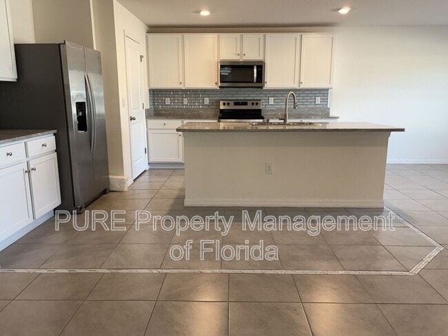 Building Photo - 618 SE 65th Terrace