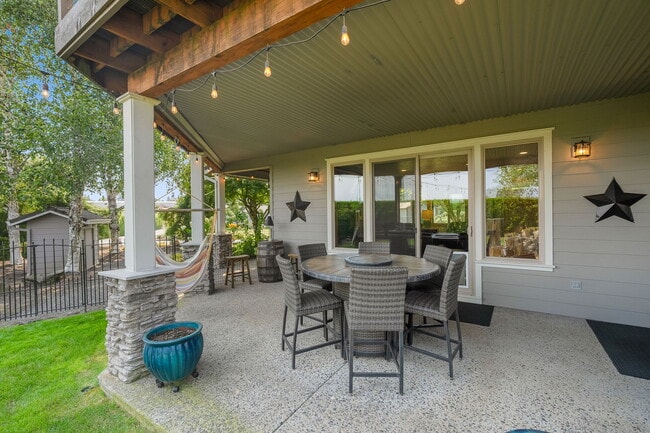 Building Photo - 29209 SE Highway 212