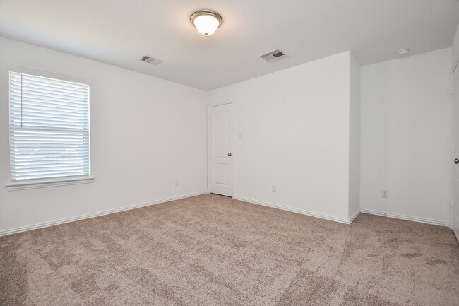 Building Photo - 8106 Royal Palm Ct