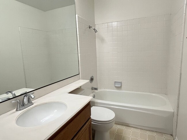 Building Photo - Spacious 3 bedroom, 2.5 bath duplex with private backyard for rent