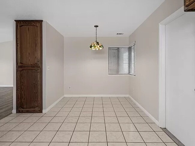 Building Photo - Ready To Go Recently Updated 3 Bedroom Single Story Home!!!