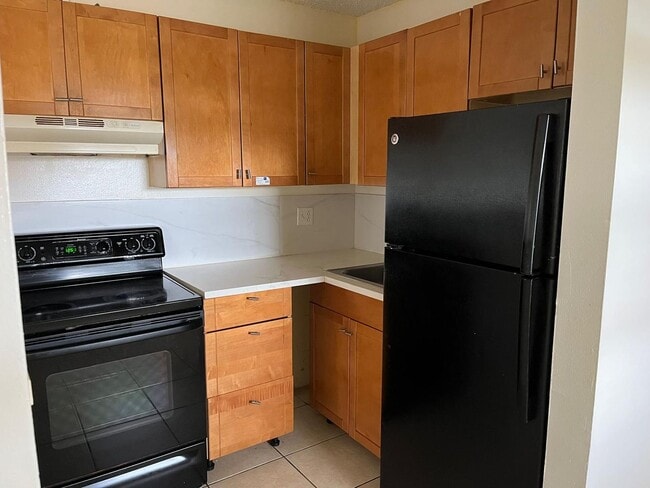 Building Photo - ONE BEDROOM APT FOR RENT IN OAKLAND PARK