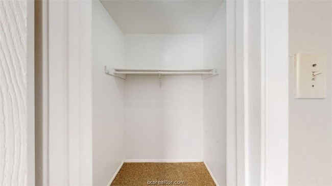 Building Photo - 301 Manuel Dr