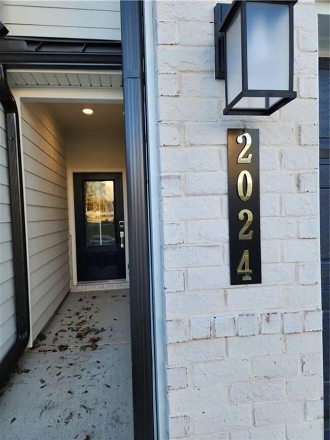 Building Photo - Spacious 3BR Townhome in Lawrenceville