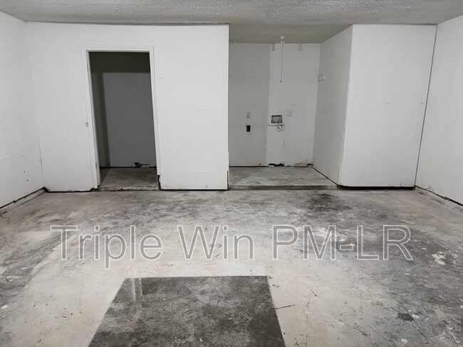 Building Photo - 10002 Stardust Trail