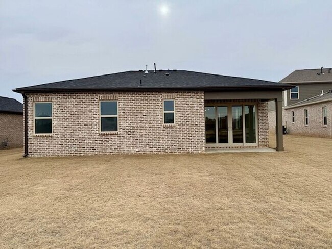 Building Photo - MOVE IN SPECIAL-3 bedroom with study/flex/office/keeping room