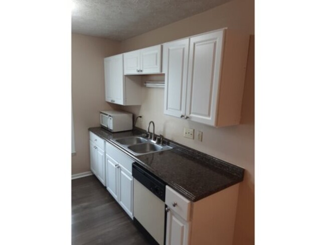 Building Photo - 629 Torhunta Dr
