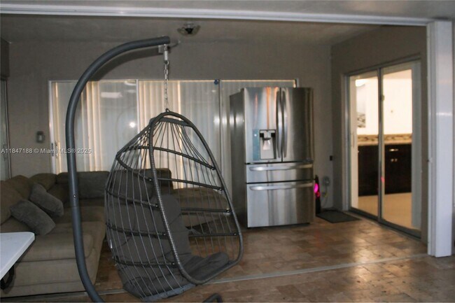 Building Photo - 8457 Sheraton Dr