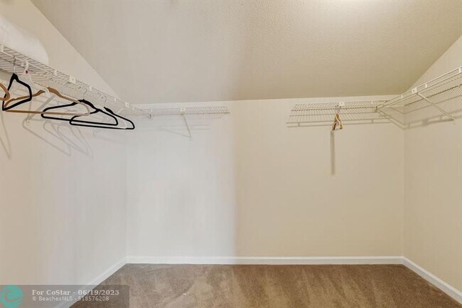 Building Photo - 4850 NE 25th Ave