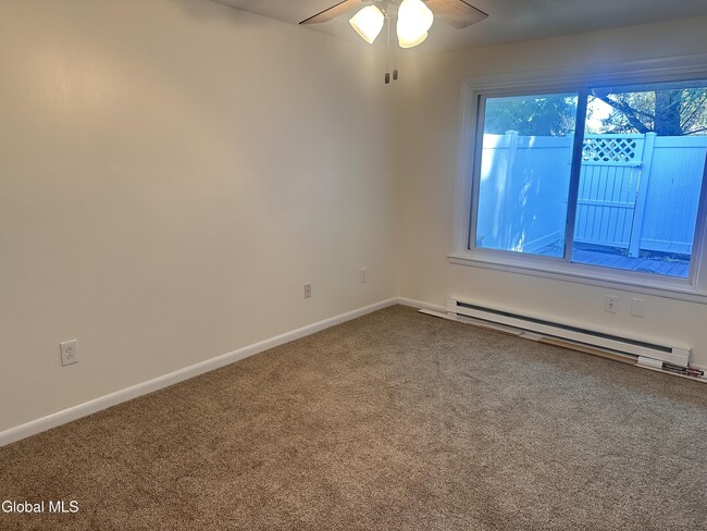 Building Photo - 36 Donna Lynn Dr